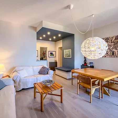 Fantastico Con Vista Mare In Pineta アパート ヴァラッツェ