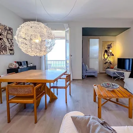Fantastico Con Vista Mare In Pineta アパート ヴァラッツェ